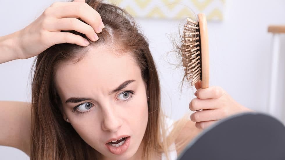 درمان خانگی ریزش مو شدید در زنان | درمان سریع ریزش مو | علت ریزش شدید مو در زنان