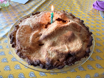 20230226-birthday-pie-iphone.jpg