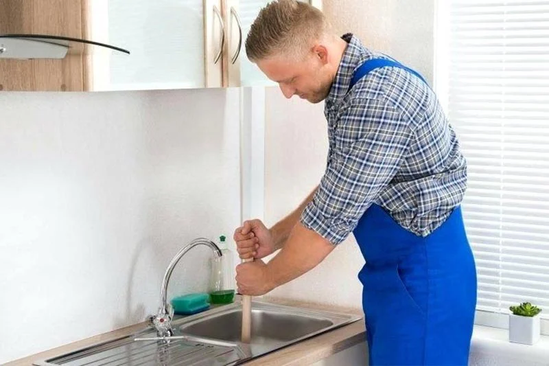 چرا سینک ظرفشویی آب را تخلیه نمی&zwnj;کند؟