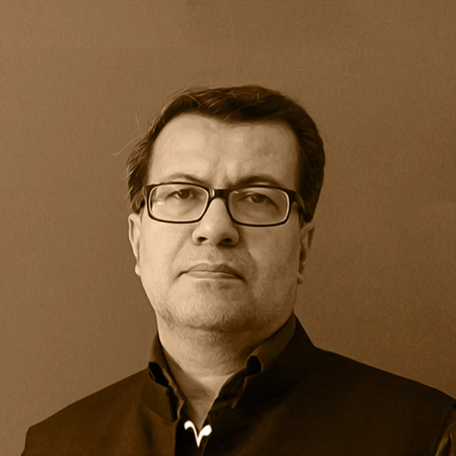 نویسنده کتاب دروازه مردگان:حمیدرضا شاه&zwnj;آبادی