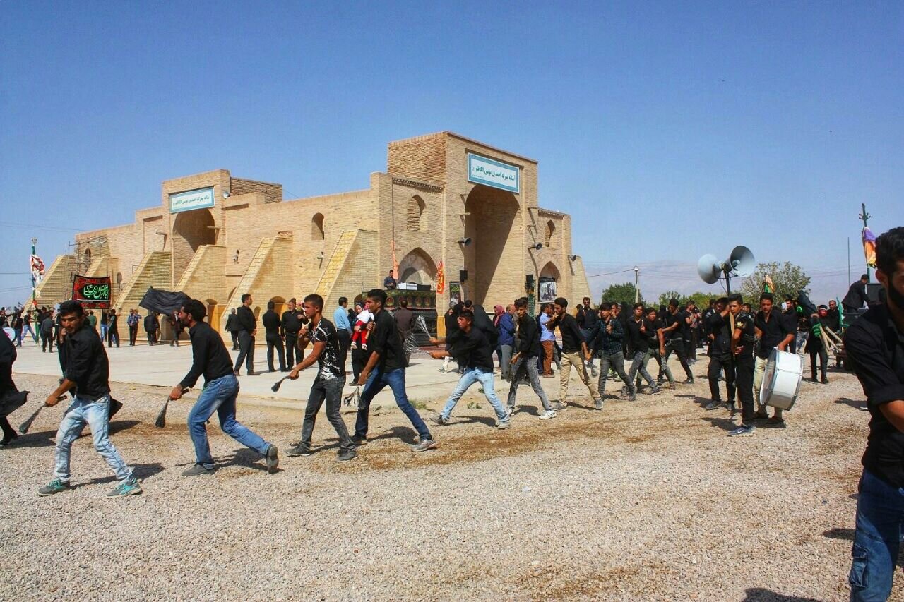 برگزاری آیین ملی یازدهم محرم در جوار امامزاده احمدبن موسی اسفراین - خبرگزاری مهر | اخبار ایران و جهان