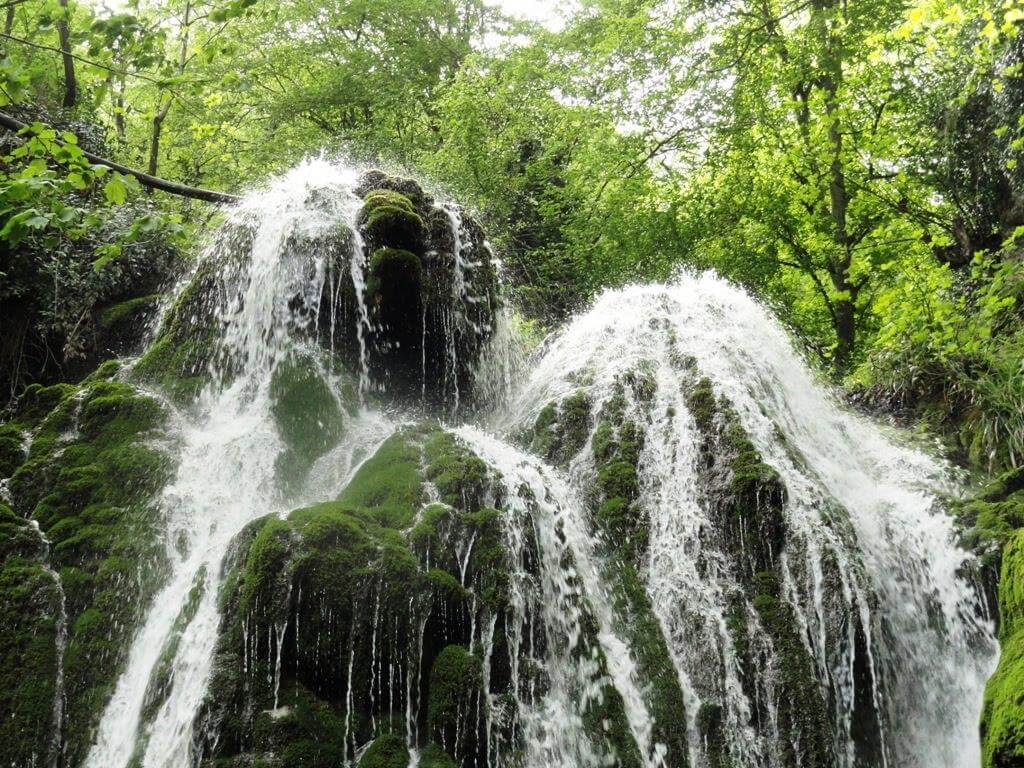 بزرگترین آبشار خزه ای ایران؛ آبشار کبودوال