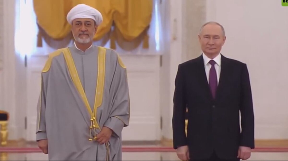 ادعای یک روزنامه اصولگرا:پوتین با پیشنهاد سلطان عمان درباره انتقال ذخایر هستهای ایران به روسیه مخالفت کرد