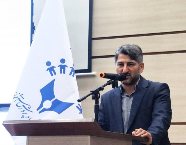 فرهنگیان مجلس و دولت در کنار فرهنگیان قرار دارند