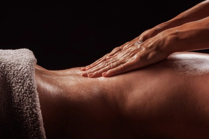 ماساژ چگونه سلامت جسم و روان را بهبود می‌ بخشد؟